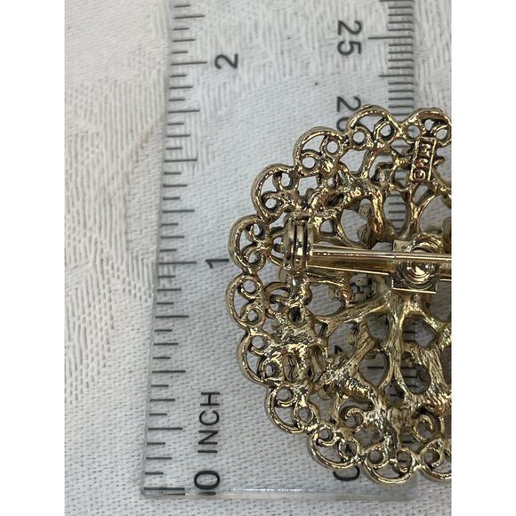 Vintage J. J. Signed Green Rhinestone Small Pearl Medallion Silver Pin 1 1/2" - Picture 4 of 4